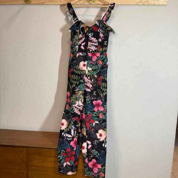 Women's H&M Black and Multicolored Floral Botanical Print Jumpsuit Size 8 - Picture 2 of 10